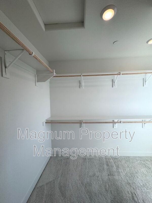 Building Photo - 30769 Valley Heights Dr.