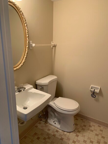 Building Photo - 9304 Gildenfield Ct