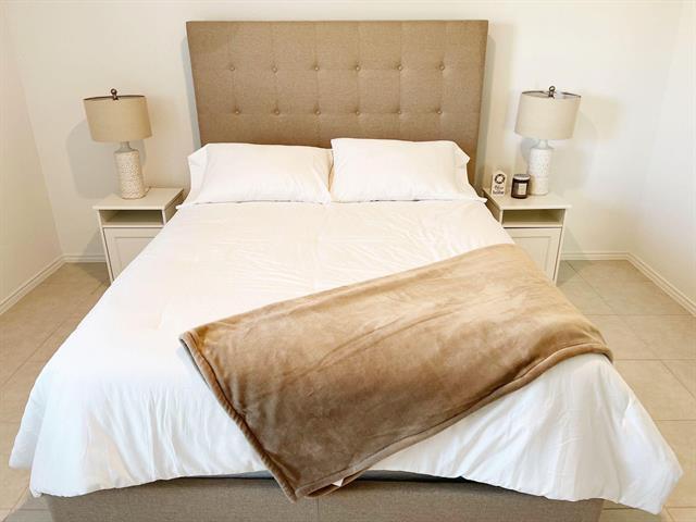 Building Photo - 136 Honeysuckle St