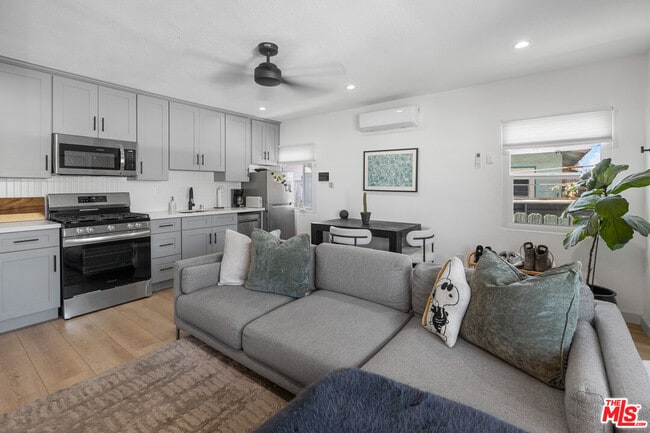 Building Photo - 2422 W 30th St