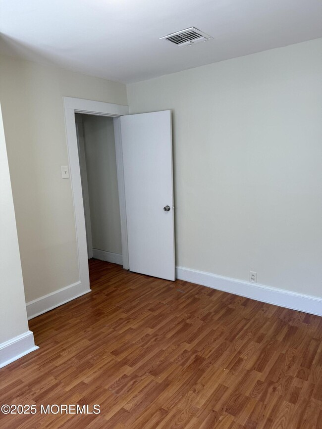 Building Photo - 103 Seabreeze Way