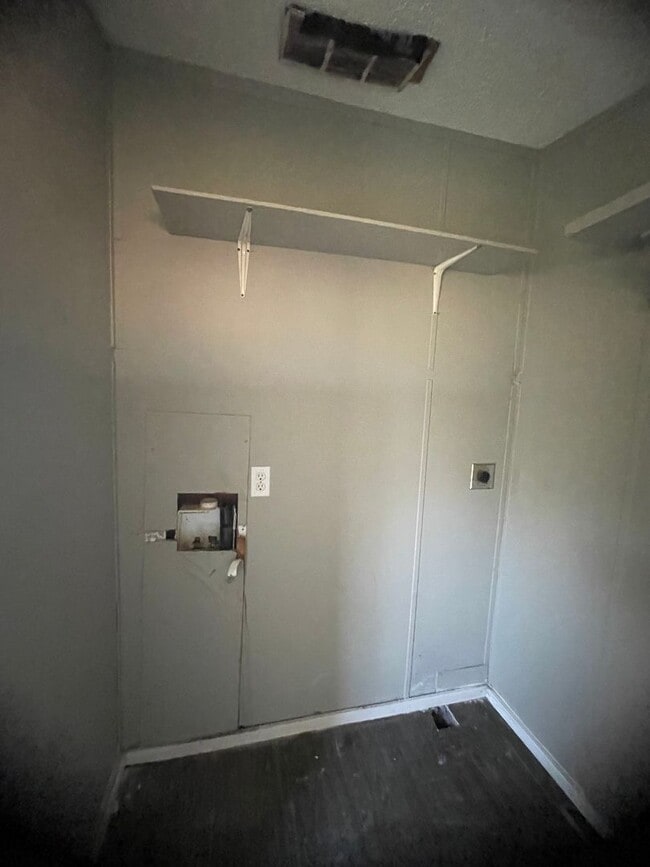 Building Photo - 2 BR 2 Bath 1,120 sq ft singlewide mobile home on 1.03 acres in Lonoke, AR