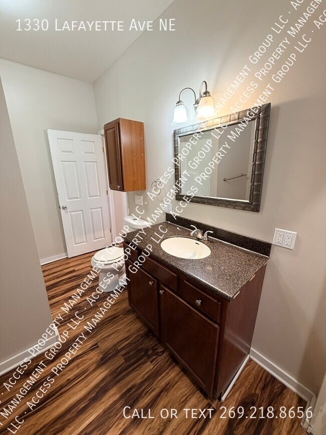 Building Photo - 1330 Lafayette Ave NE