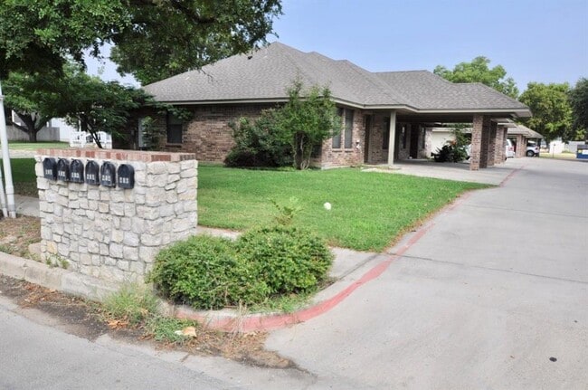 Primary Photo - 663 West Tarleton-