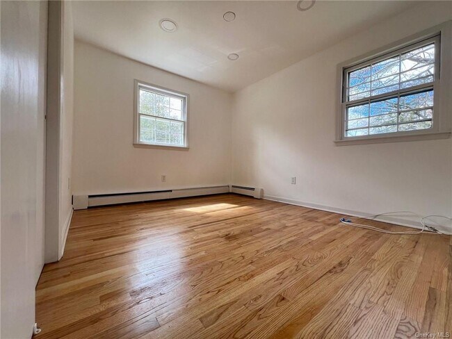 Building Photo - 9 Ridgewood Terrace