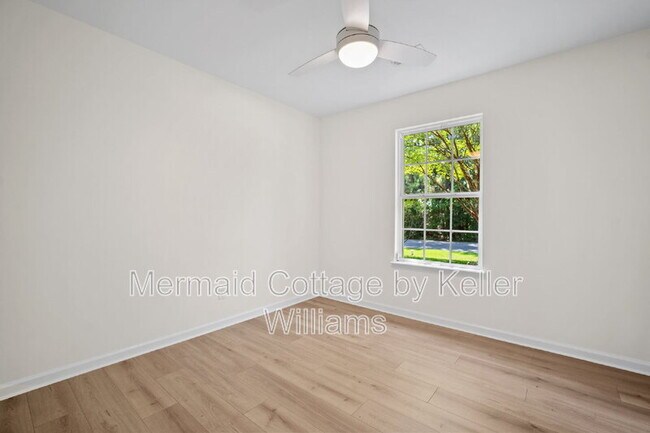 Building Photo - 7 Grandiflora Ln