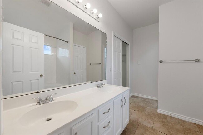 Building Photo - 3844 Willie Mays Ln