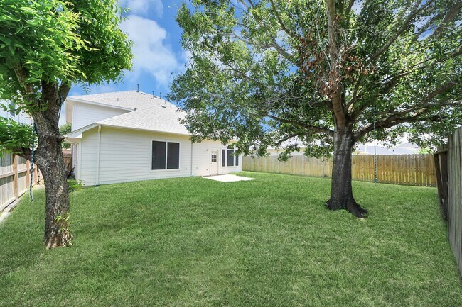 Building Photo - 3506 Evergreen Sq Trl