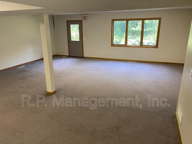 Building Photo - 4626 Linnea Ln