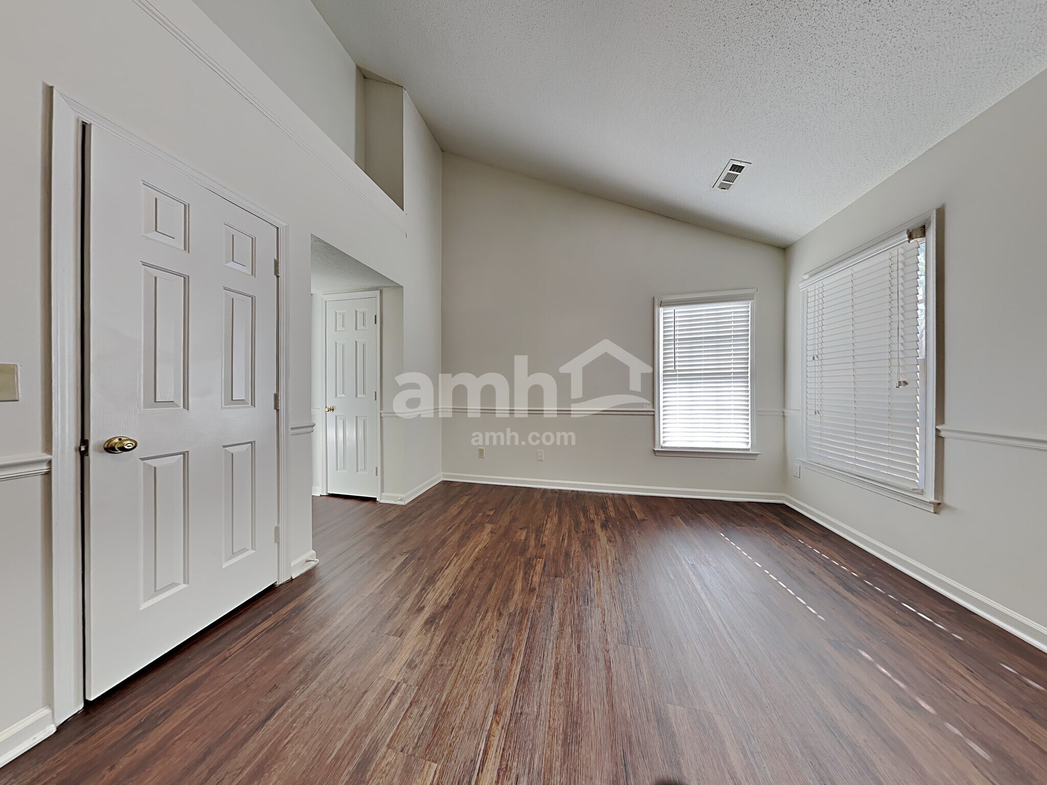 Building Photo - 29 Park Village Ln