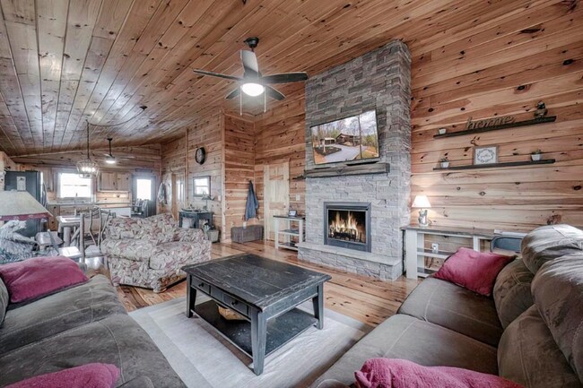 Building Photo - 54 Henderson Ln