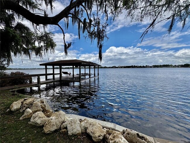 Building Photo - 438 Lakeview Ave