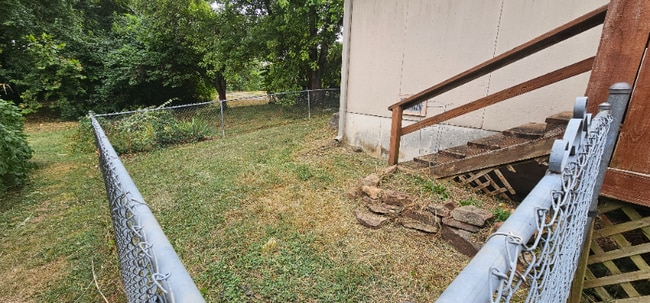 Building Photo - 1022 W Catalpa St