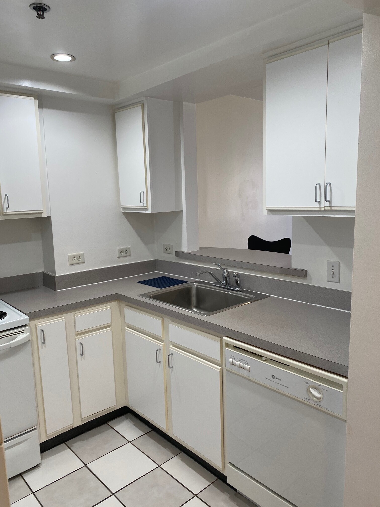 Building Photo - 534 Commonwealth Ave