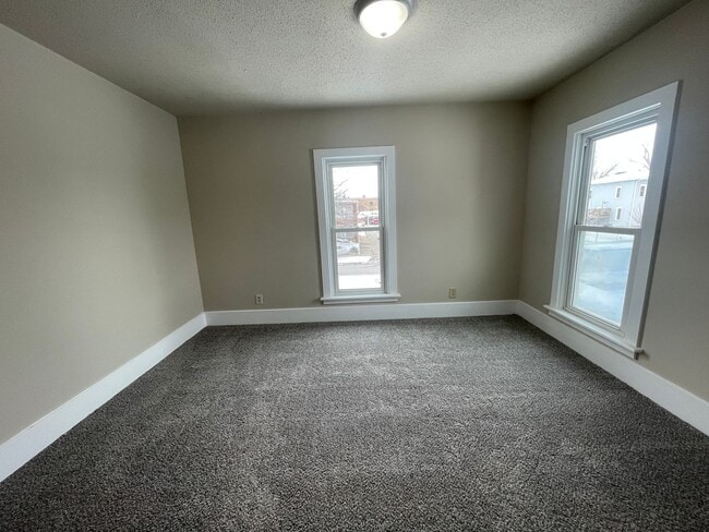 Building Photo - Beautiful 4 Bedroom 1 Bath House for Rent