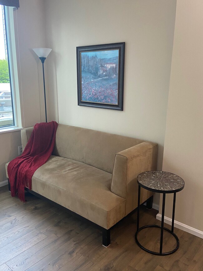 Living Area - 2600 2nd Ave