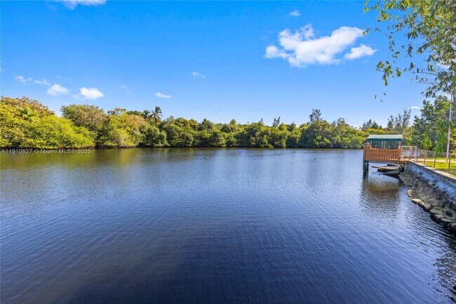 Building Photo - 317 N 31st Ave