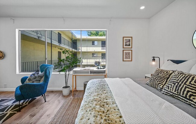 Building Photo - Adorable Remodeled Studio! Walk to Lake Merritt, Trader Joes, Whole Foods! Parking Included!