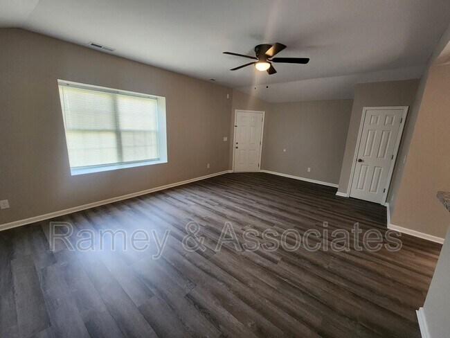 Building Photo - 515 S 20th St