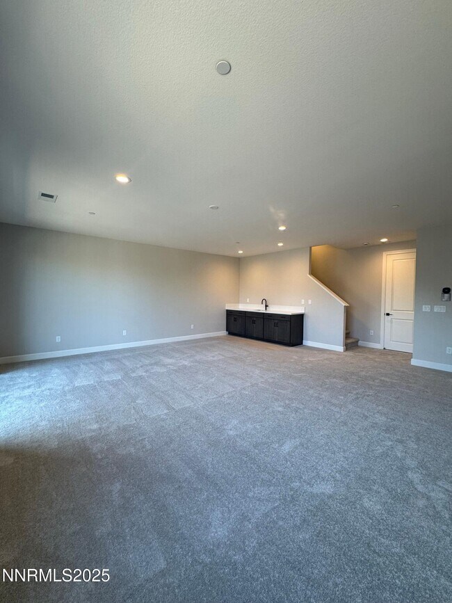 Building Photo - 1521 Golf Club Dr