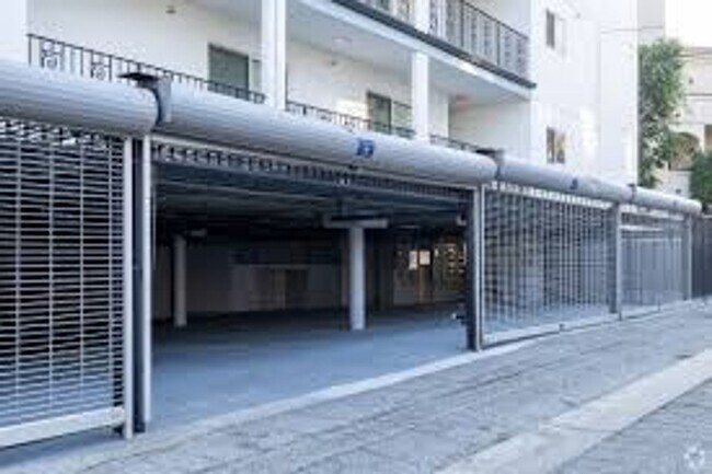 Interior Photo - 11675 Darlington Place