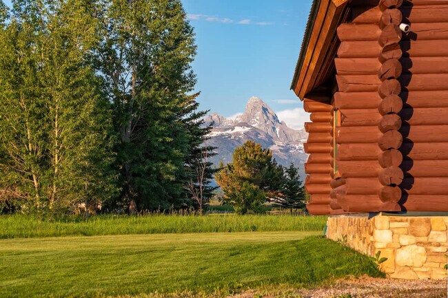 Building Photo - 2477 Middle Teton Rd