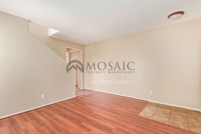 Building Photo - 4540 E Los Alamos St