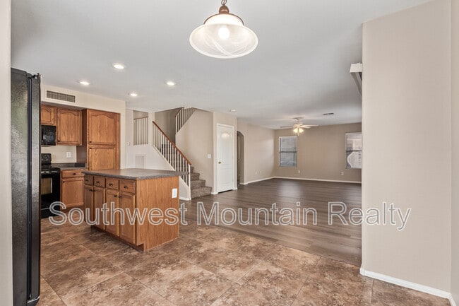 Building Photo - 42538 Sparks Ct