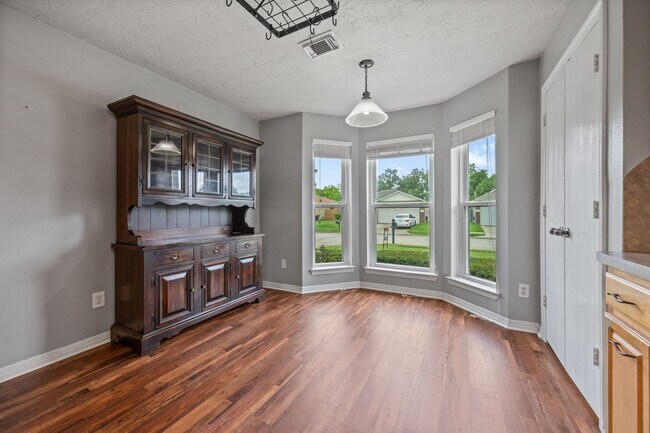 Building Photo - 3330 Red Cedar Dr