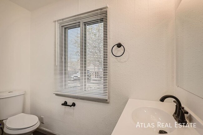 Building Photo - 2365 Fulton St