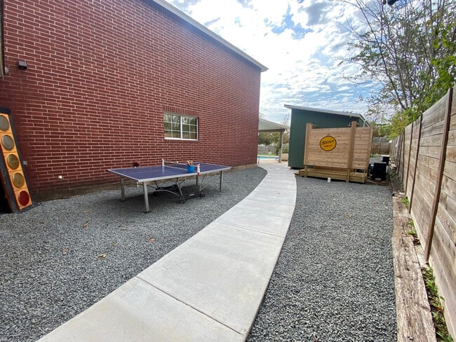 Building Photo - 1101 Coopers Hawk Path