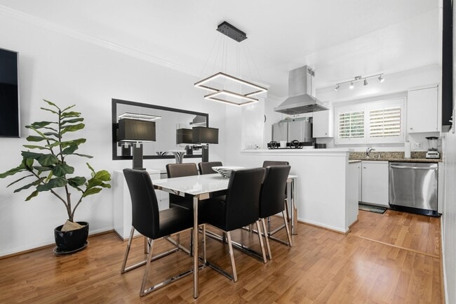 Building Photo - 2BR/1BA Condo with Resort-Style Amenities & Low-Maintenance Living