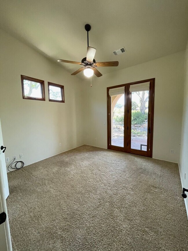 Building Photo - Gorgeous Wine Country 3 Bedroom 2 Bath Sin...