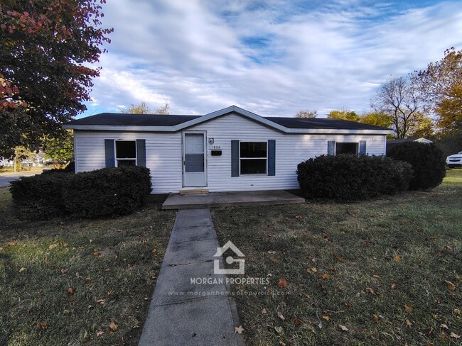 Building Photo - 1806 C St