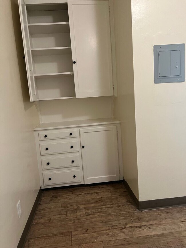 Building Photo - 2200 D St