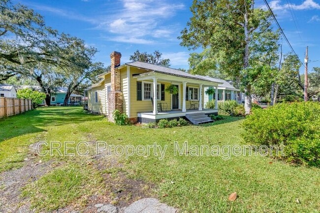 Building Photo - 204 S Hampton St