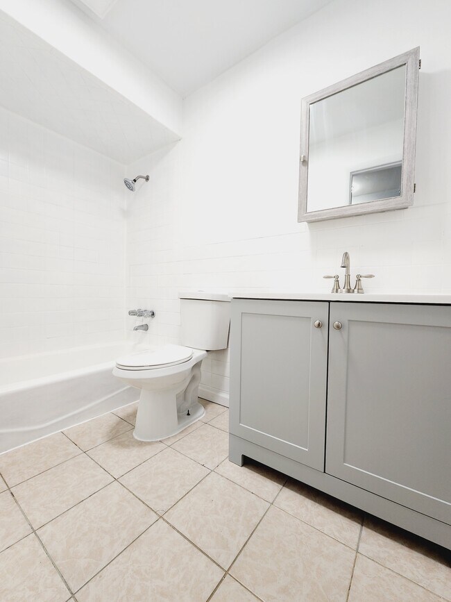 Building Photo - 176 Ocean Ave