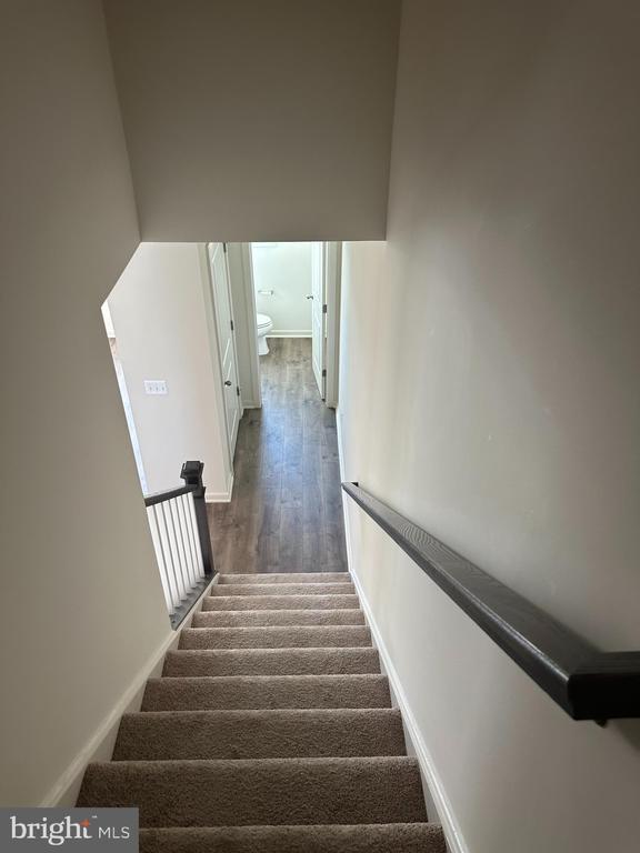 Building Photo - 423 Snowberry Ln