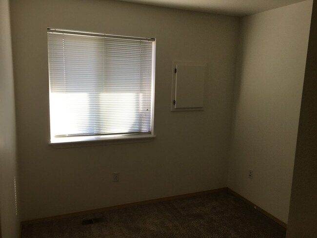 Building Photo - 1050 S Westcliff Pl