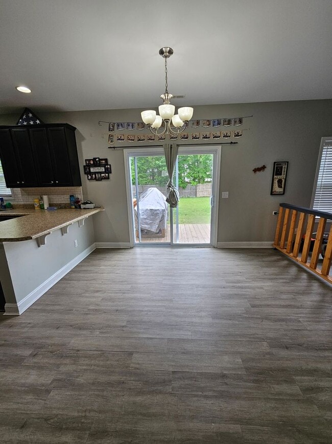 Building Photo - Gorgeous and Spacious 4 Bedroom Home!