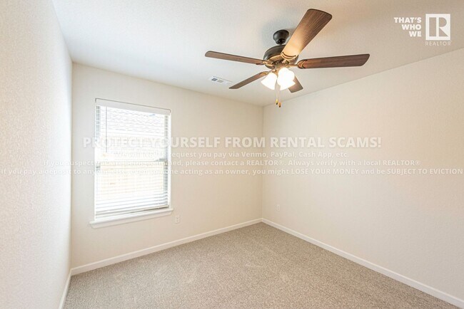 Building Photo - 729 Quartzite Ave