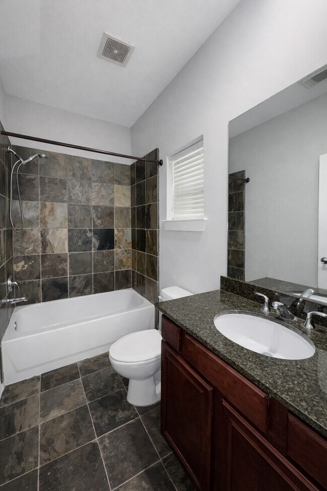 Building Photo - 1144 Patterson St