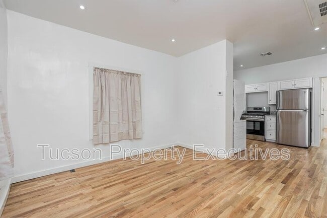 Building Photo - 71 W Simpson St