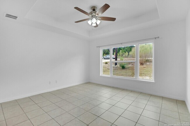 Building Photo - 2720 Golf Dr