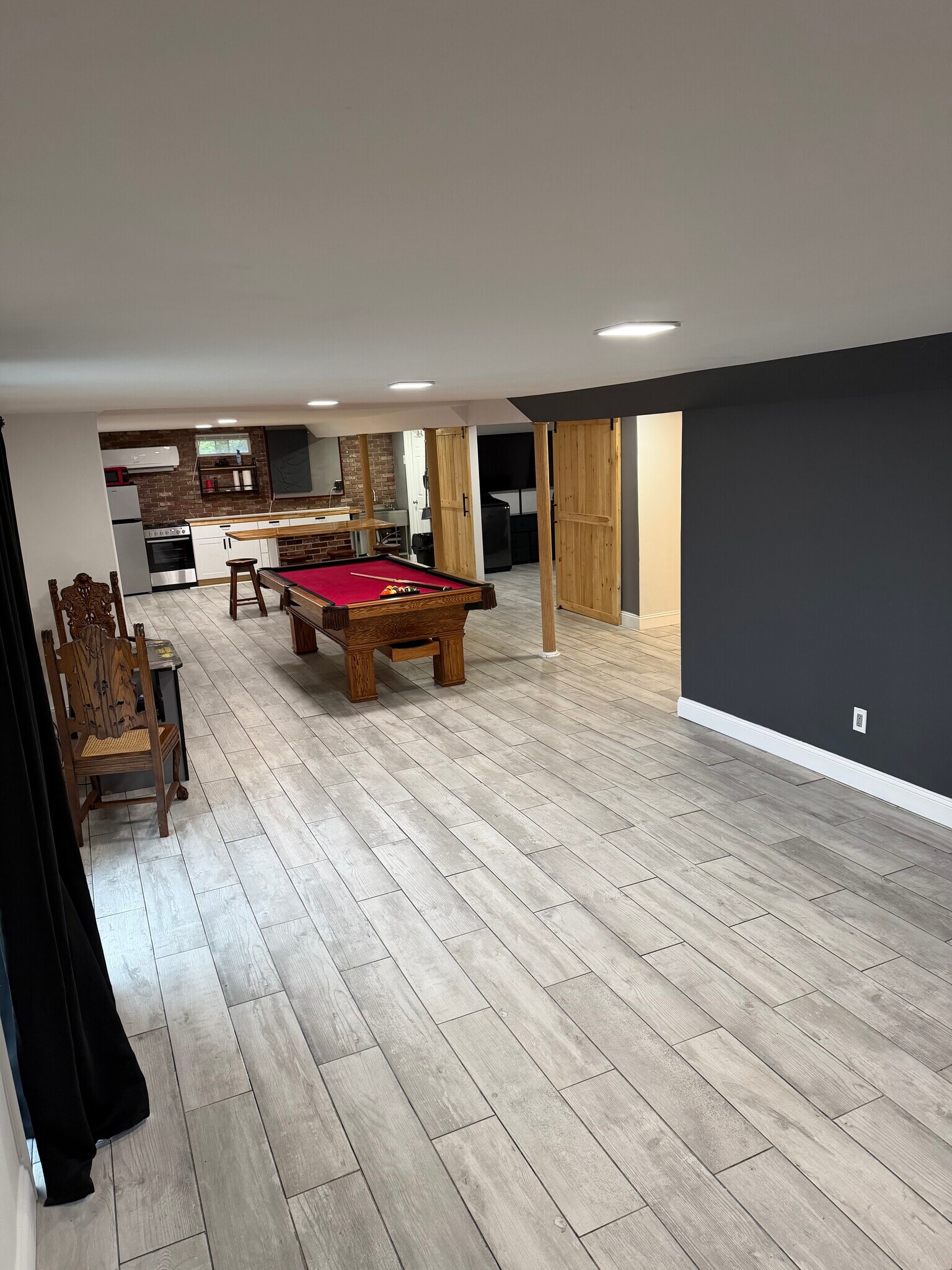 Building Photo - 142 Music Center Dr