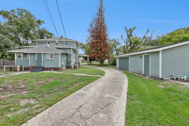 Building Photo - 2400 S Park Ave