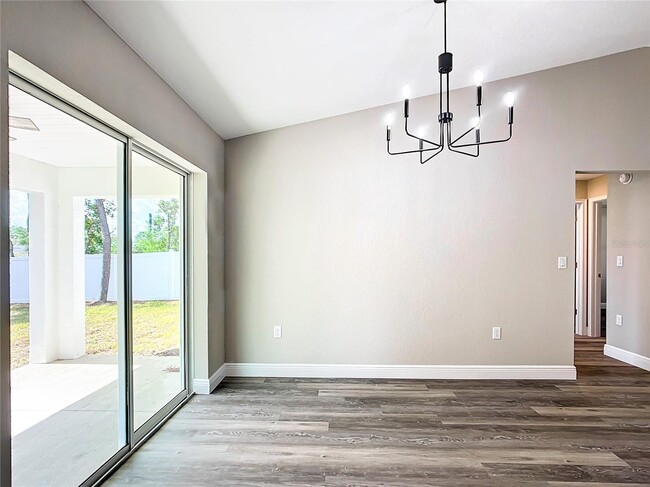 Building Photo - 15 Redwood Trak Trce