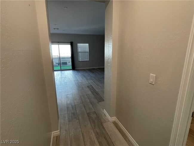 Building Photo - 600 Carriage Hill Dr