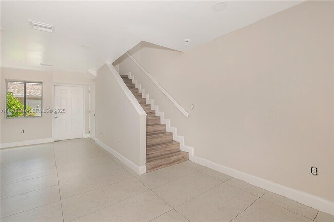 Building Photo - 811 NW 3rd Ave