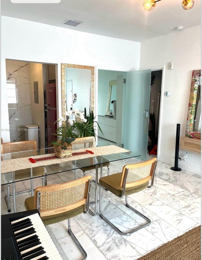 Building Photo - 920 Jefferson Ave